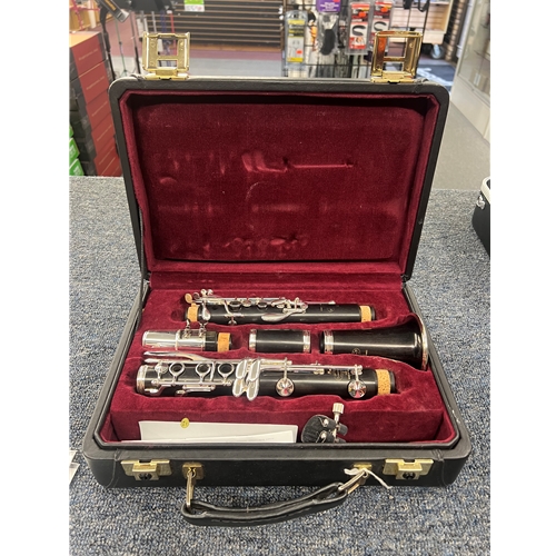 U587716 USED Buffet R13 Clarinet With Case