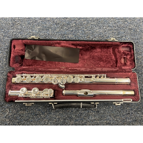 U4427102 USED Armstrong Flute With Case