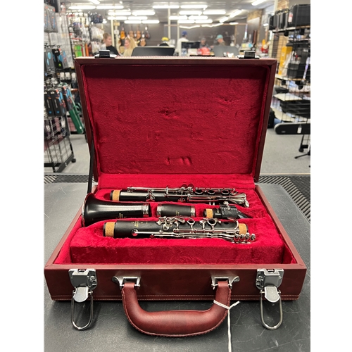 U1237740 USED Buffet E11 Clarinet With Case